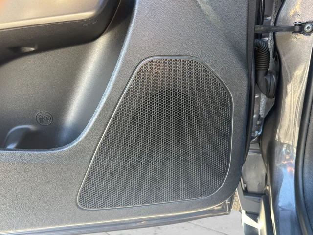 Used 2022 Gray Jeep Limited image 30
