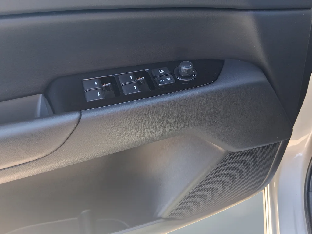 Used 2025 Silver Mazda 2.5 S Preferred Package image 31
