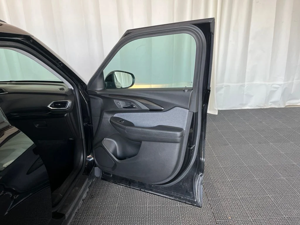 Used 2022 Black Chevrolet LT image 19