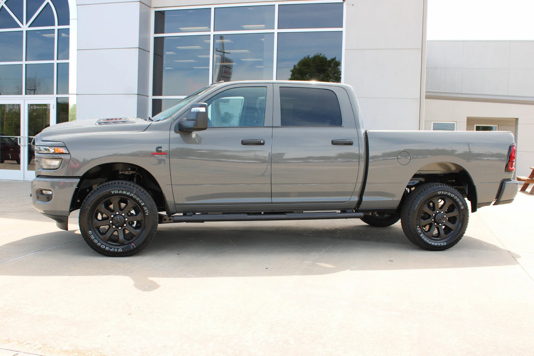 New 2026 Ceramic Gray Clear-Coat Exterior Paint RAM Black Express Crew Cab 4x4 image 33