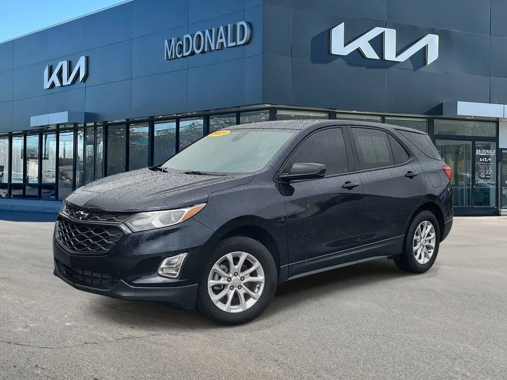 2021 Chevrolet Equinox LS's photo