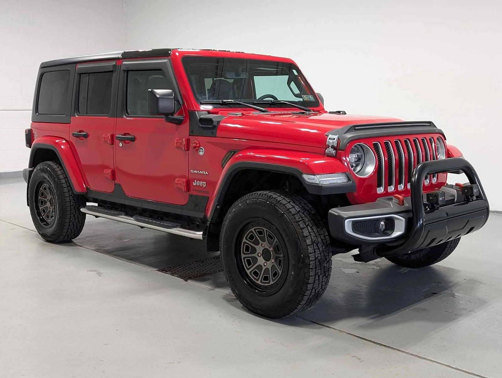 Used 2019 Firecracker Red Clearcoat Jeep Sahara image 6