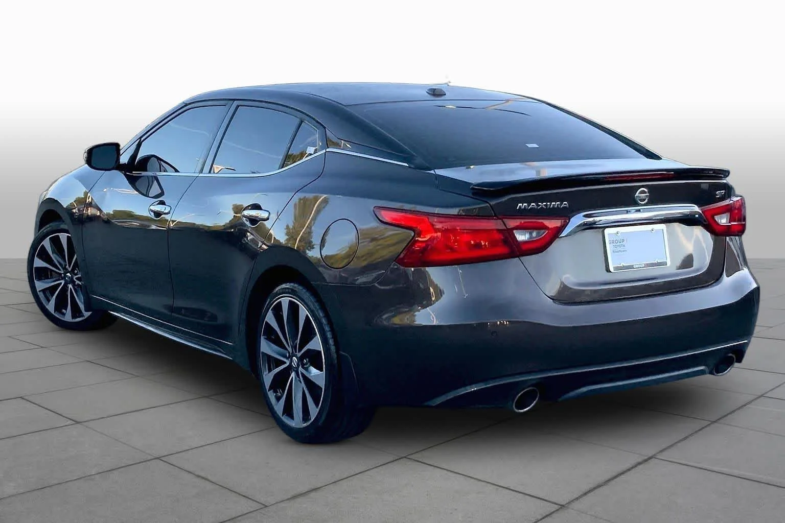 Used 2016 Forged Bronze Nissan 3.5 SR image 11