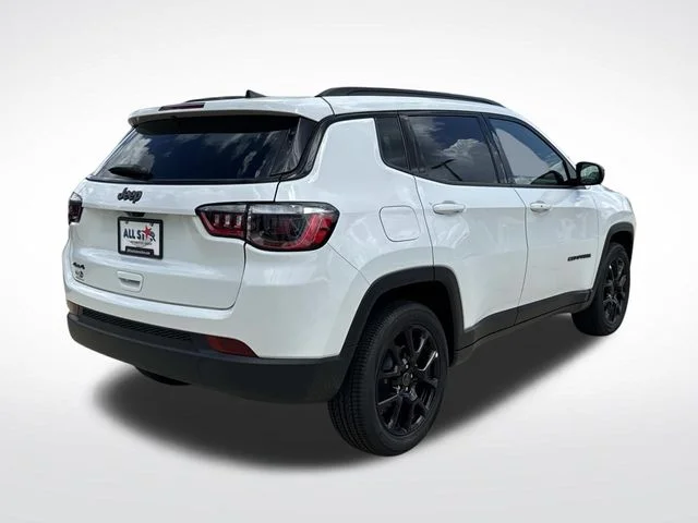 New 2026 White Jeep Latitude image 8