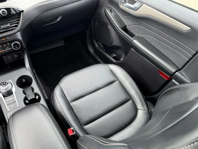 Used 2022 Gray Ford SEL image 24