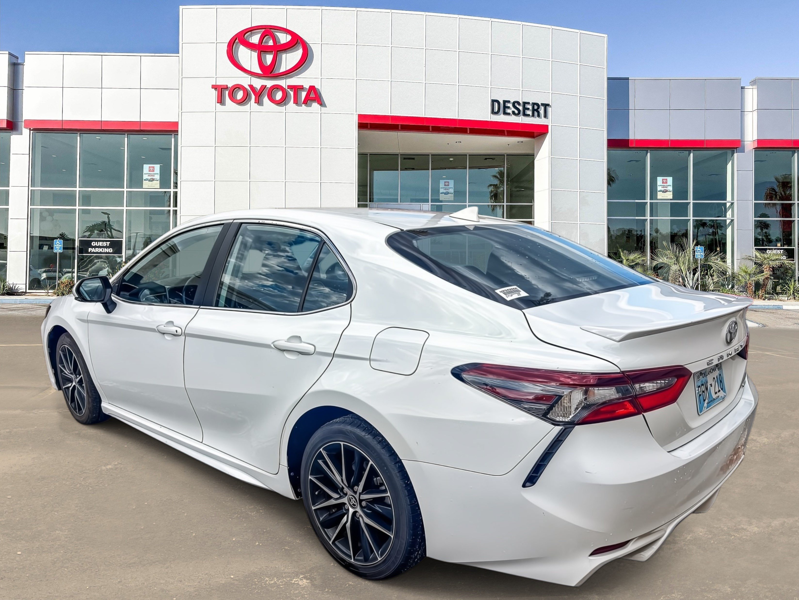Used 2024 Ice Cap Toyota SE image 5