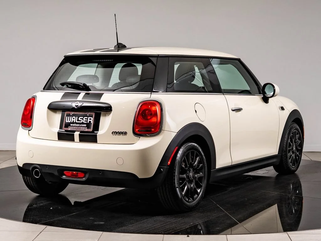 Used 2018 Pepper White MINI  image 10
