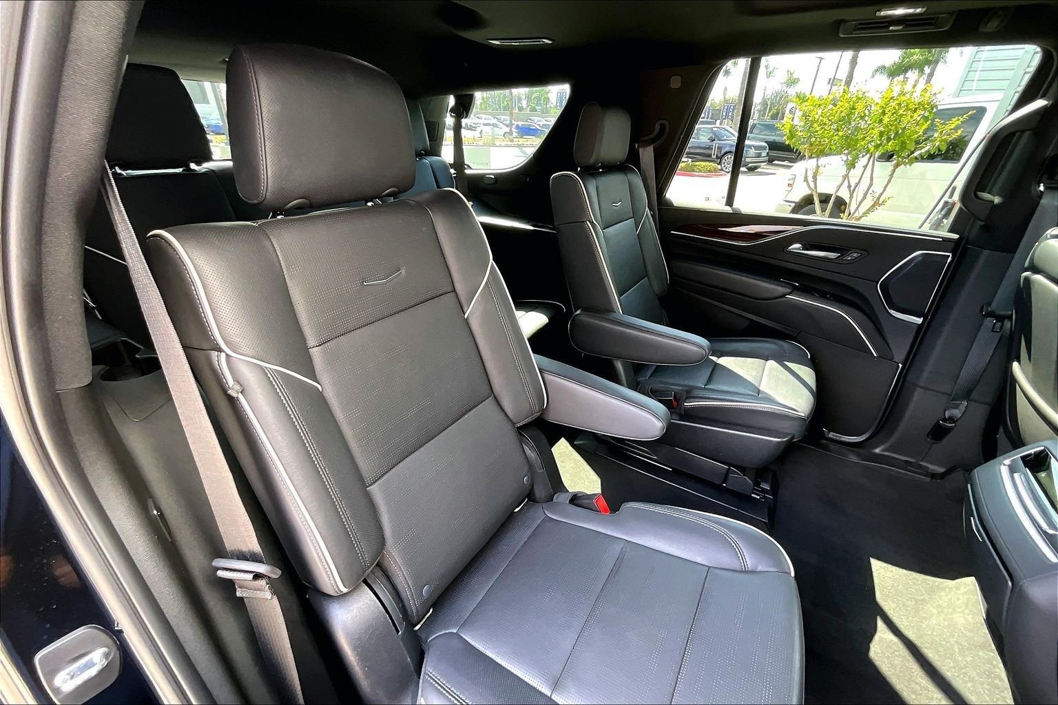 Used 2022 Black Cadillac Premium Luxury image 27