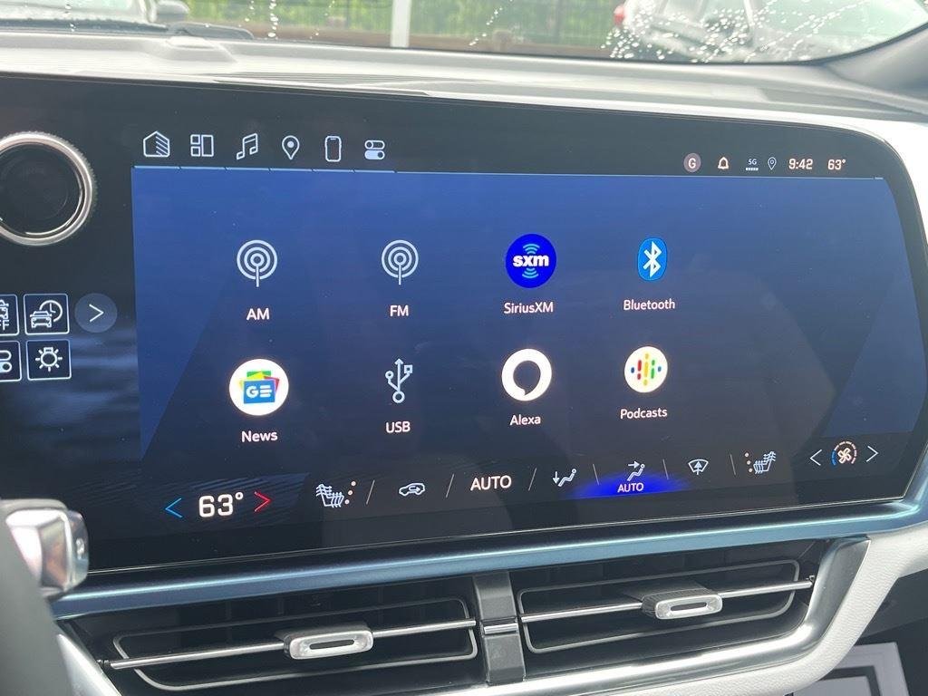 2025 Chevrolet Equinox EV LT - Photo 22
