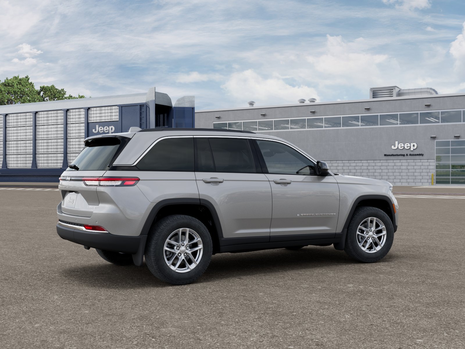 New 2026 Silver Zynith Exterior Paint Jeep Laredo X image 2
