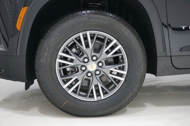 New 2026 Mosaic Black Metallic Chevrolet LT image 10