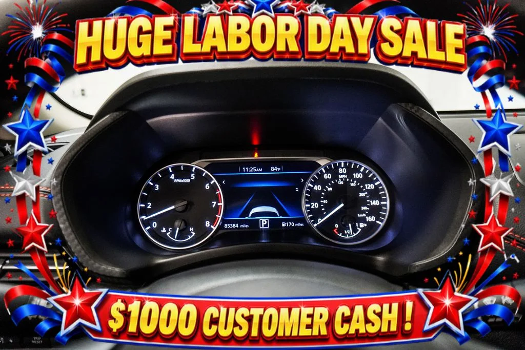 Used 2022 White Nissan SR image 24