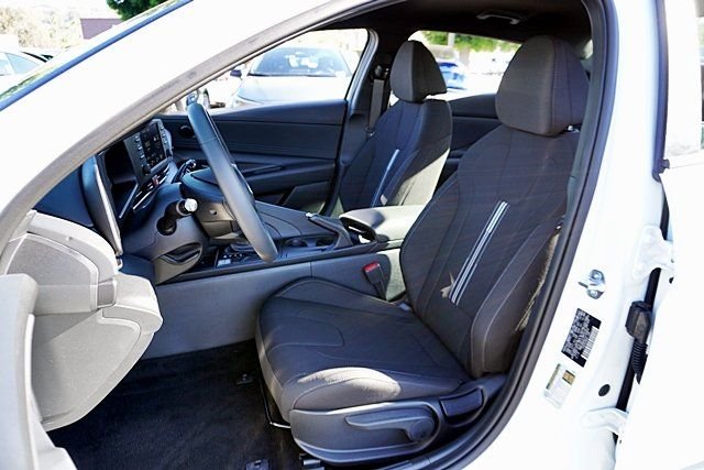 Used 2026 White Hyundai SEL Sport image 13