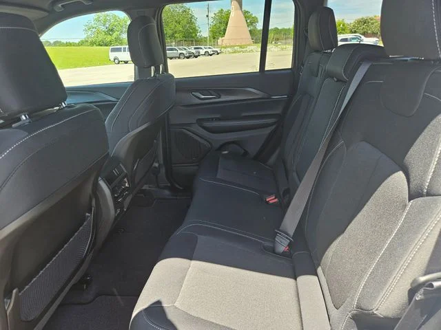 New 2026 Bright White Clear-Coat Exterior Paint Jeep Laredo image 25