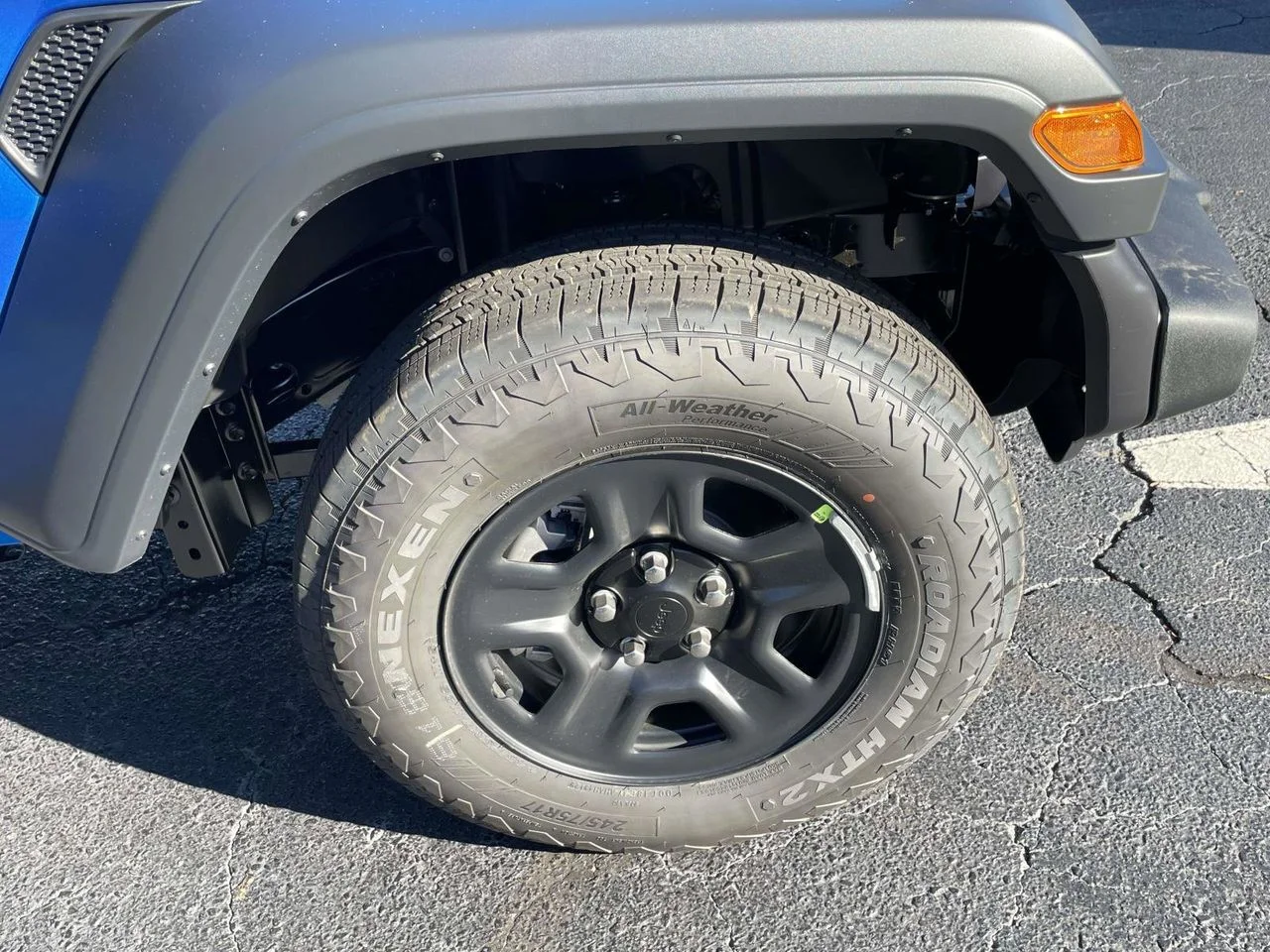 New 2026 Hydro Blue Pearl-Coat Exterior Paint Jeep Sport image 32