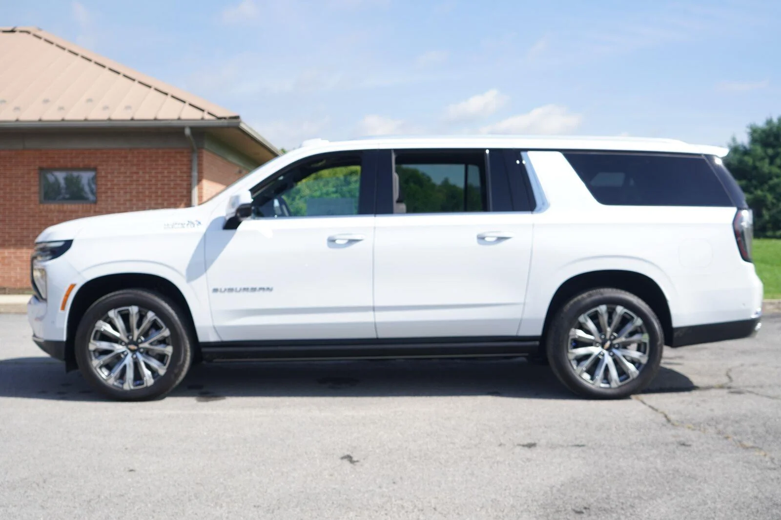 2026 Chevrolet Suburban High Country - Photo 7