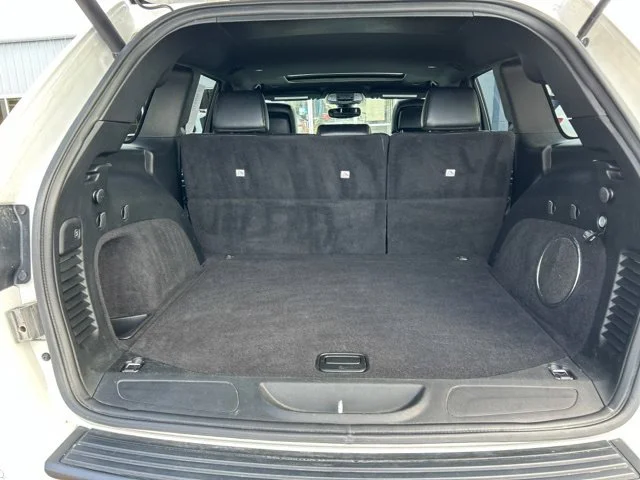 Used 2019 Bright White Clearcoat Jeep Altitude image 9