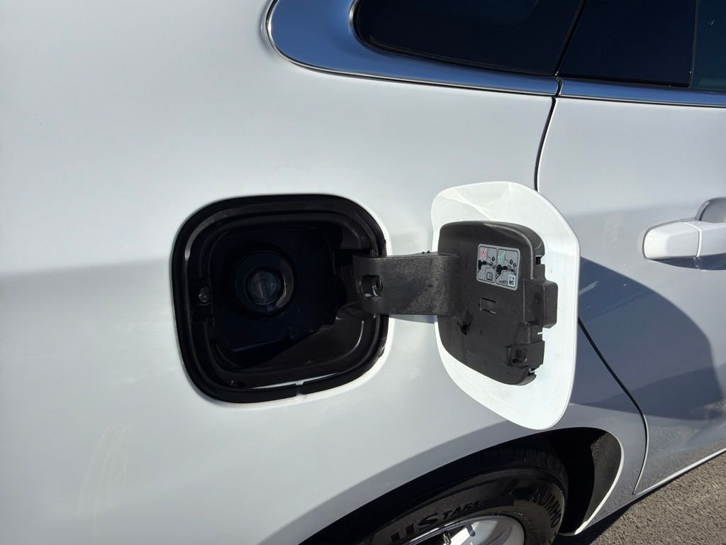 Used 2024 White Chevrolet LT image 12