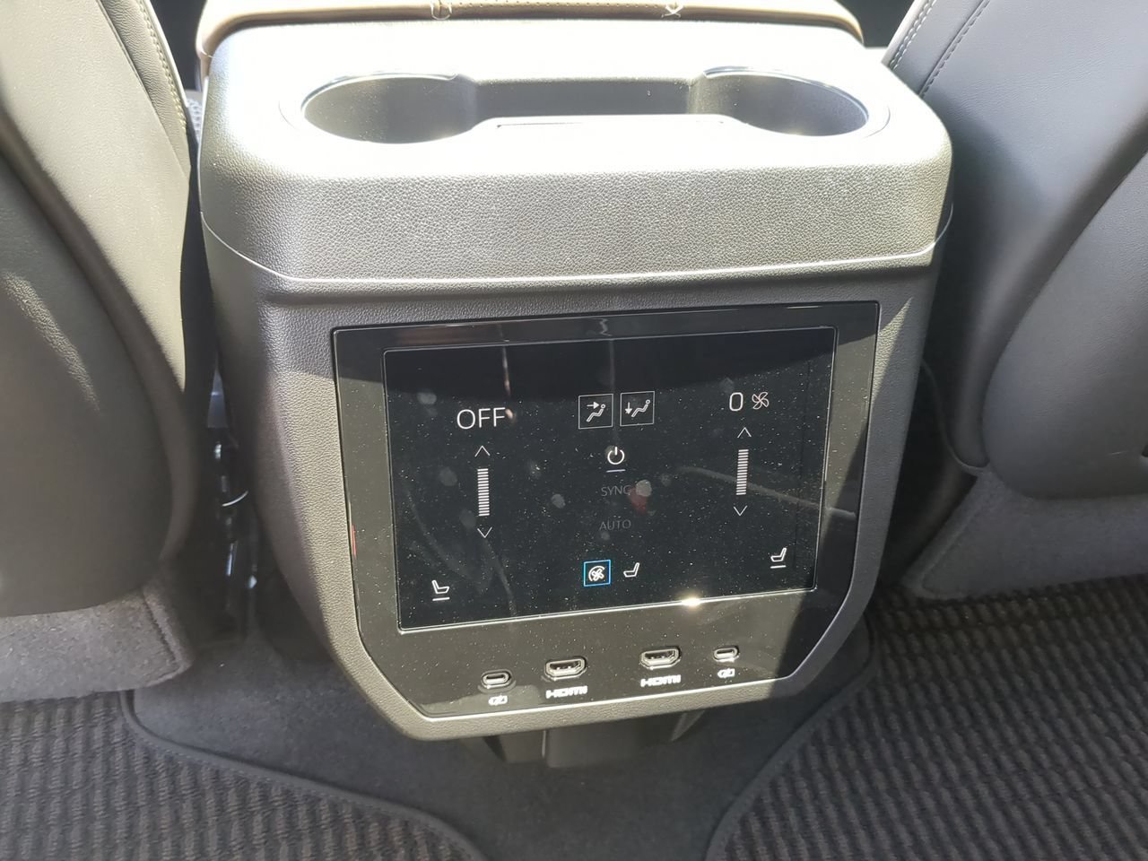 New 2026 Glacier White Tricoat GMC Denali Ultimate image 22