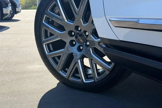 New 2026 Glacier White Tricoat GMC Denali Ultimate image 9