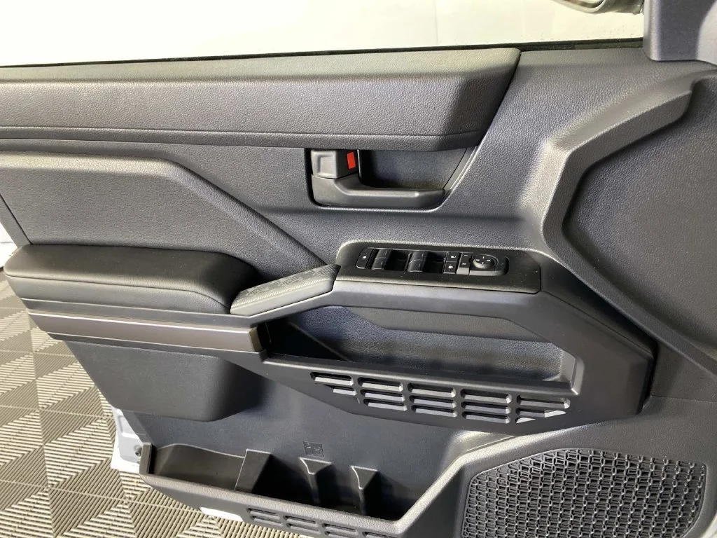 Used 2025 Cutting Edge Toyota SR5 image 21