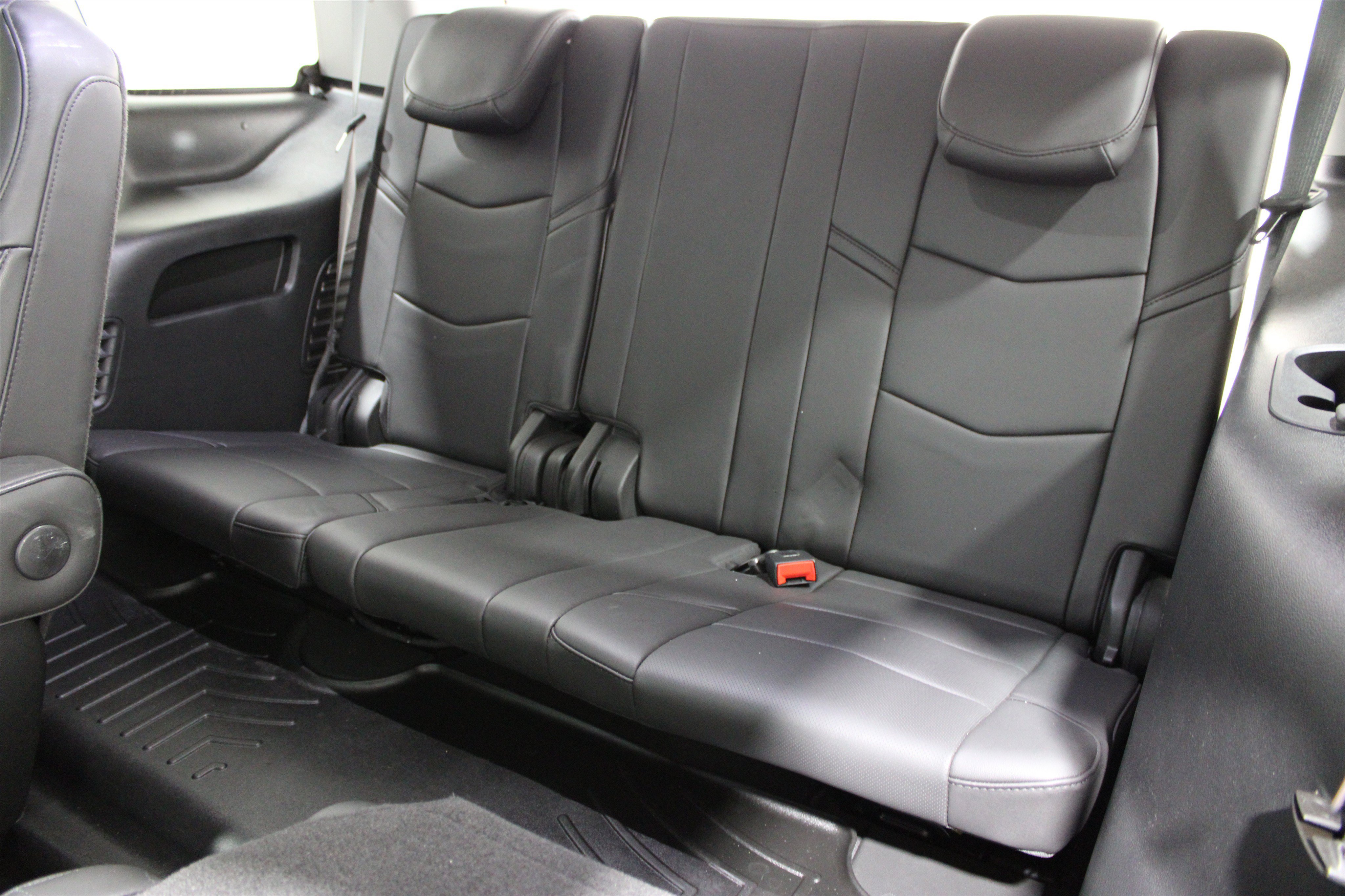 Used 2019 Black Raven Cadillac Luxury image 31