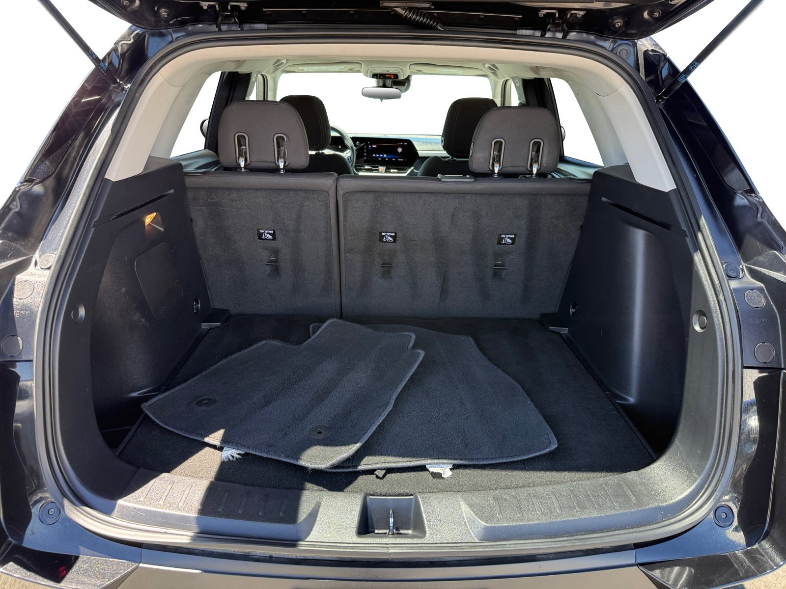 Used 2025 Black Metallic Chevrolet LT image 17