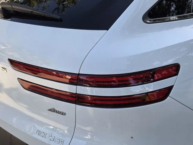 Used 2024 White Genesis 2.5T image 7