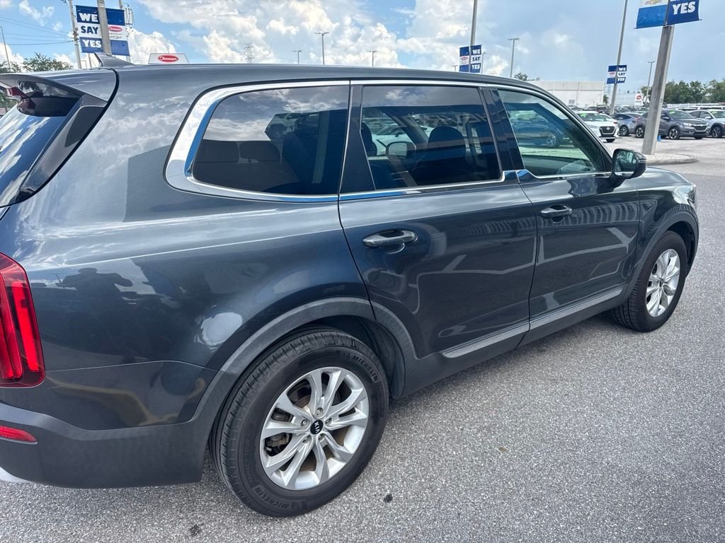 Used 2020 Gray Kia LX image 5