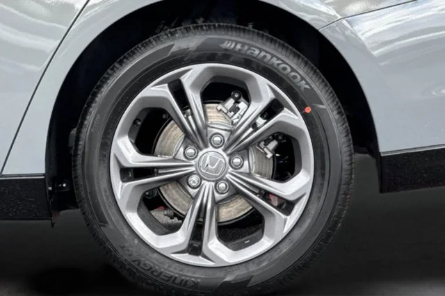 New 2026 Urban Gray Pearl Honda EX-L Hybrid image 31