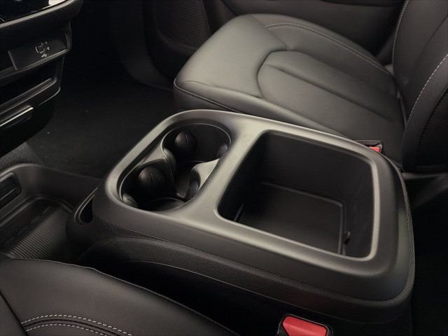 2026 Chrysler Voyager LX - Photo 18
