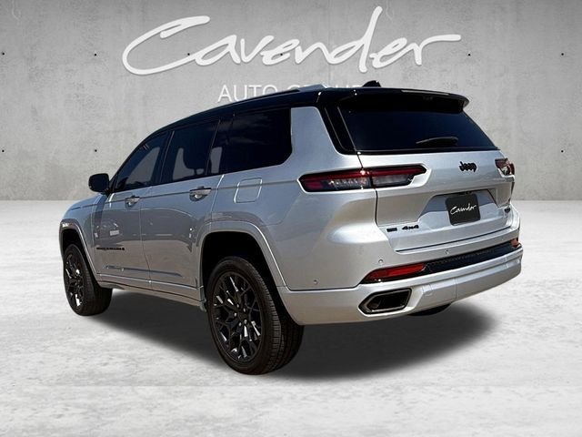 Used 2023 Silver Jeep Summit image 14