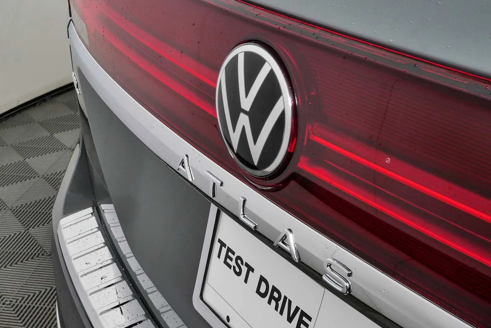 New 2026 Pure Gray Volkswagen 2.0T SEL image 38