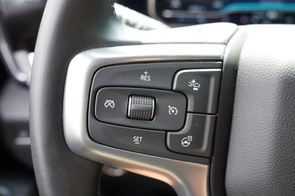 Used 2025 Sterling Gray Metallic Chevrolet LT image 33