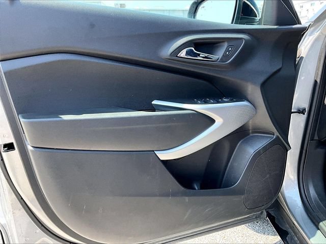 Used 2025 Sterling Gray Metallic Chevrolet 1RS image 9