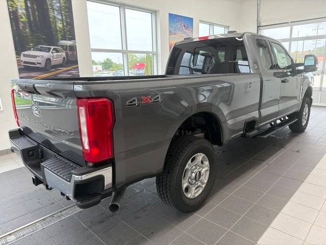 New 2027 Carbonized Gray Metallic Ford F-250® XLT image 16