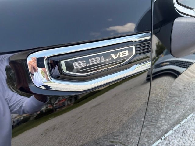 Used 2021 Black GMC SLE image 10