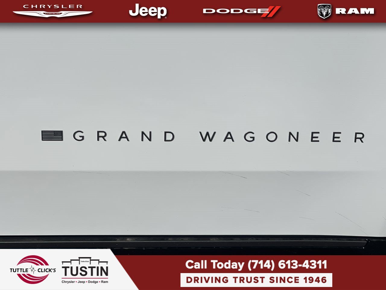 New 2026 Bright White Clear-Coat Exterior Paint Jeep Summit Reserve image 8