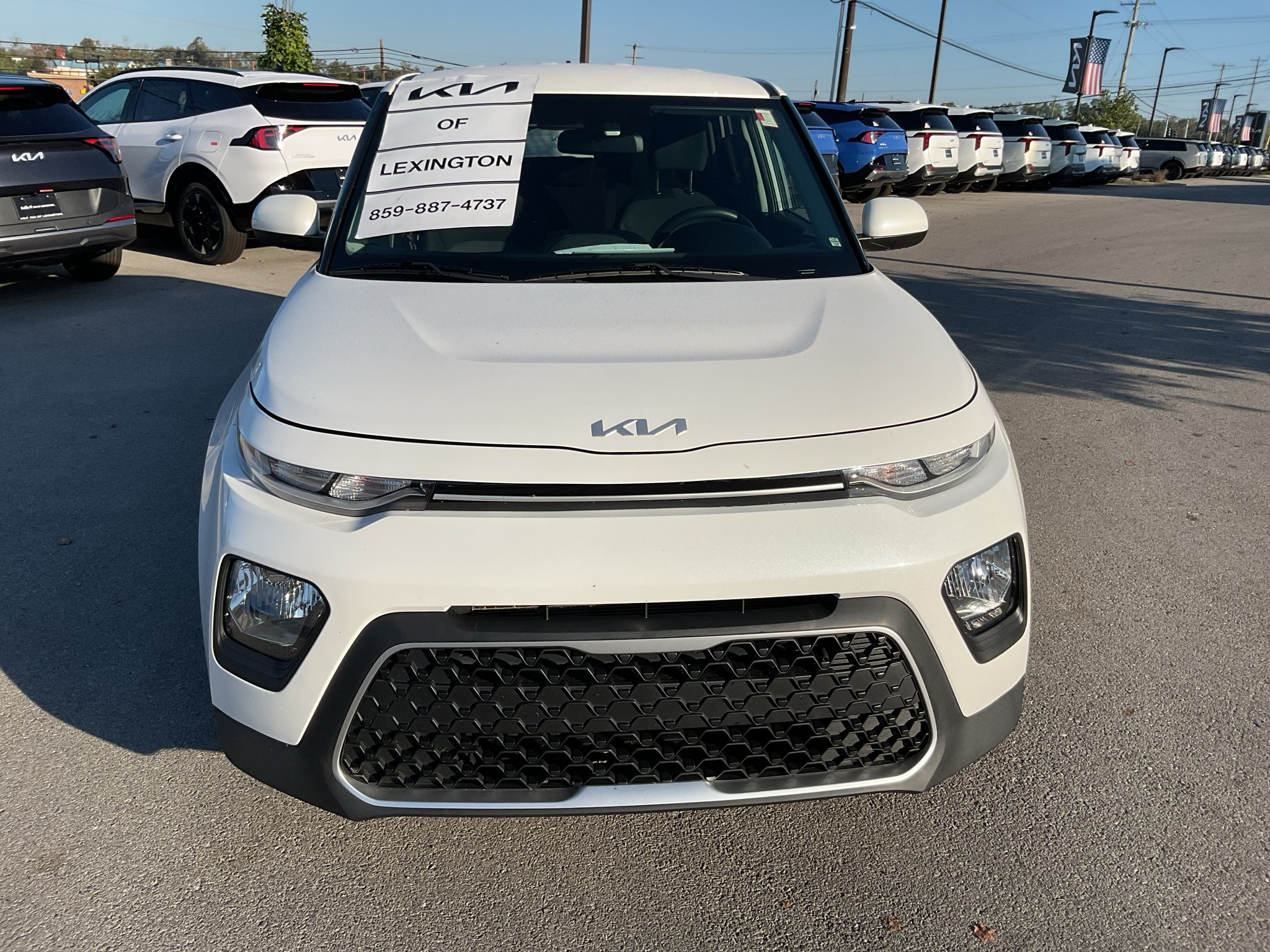Used 2022 Snow White Pearl Kia LX image 3