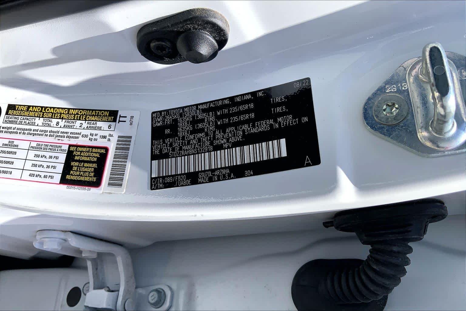 Used 2022 Wind Chill Pearl Toyota LE image 34
