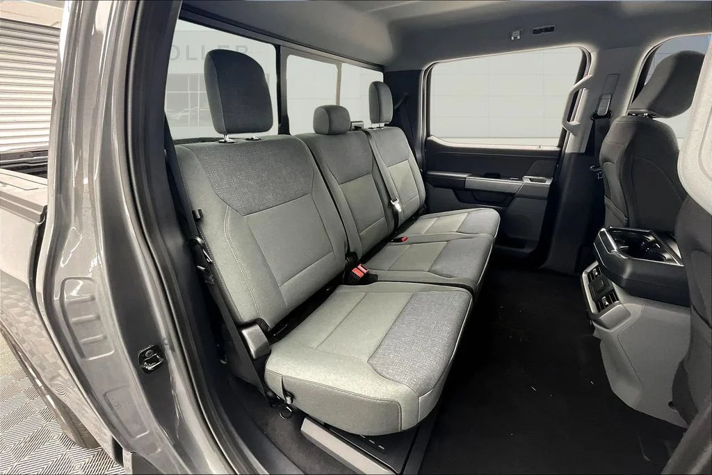 New 2025 Gray Metallic Ford XLT image 9