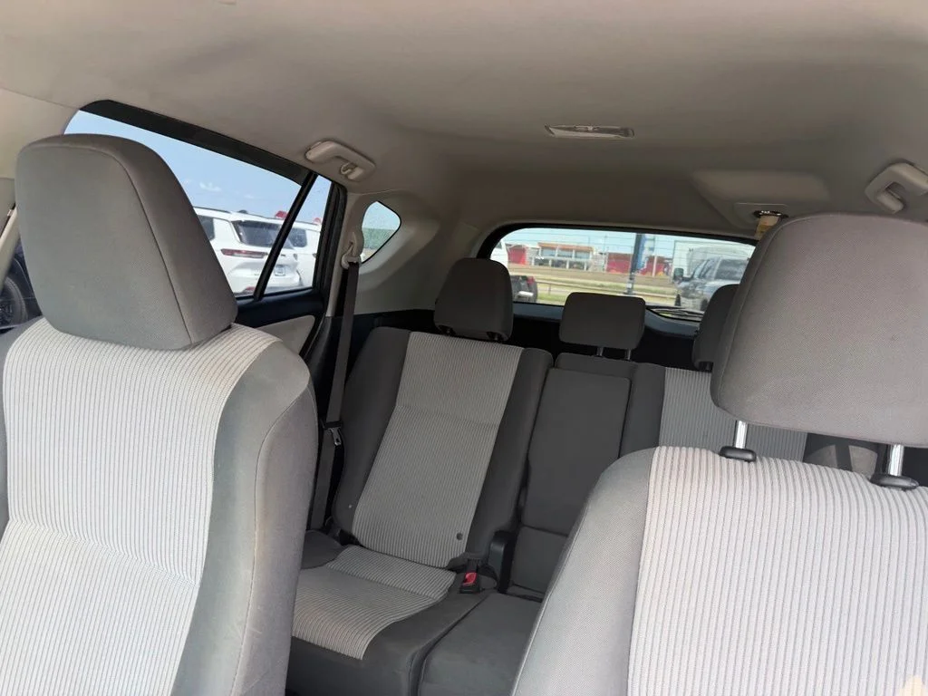 Used 2015 Gray Toyota LE image 25