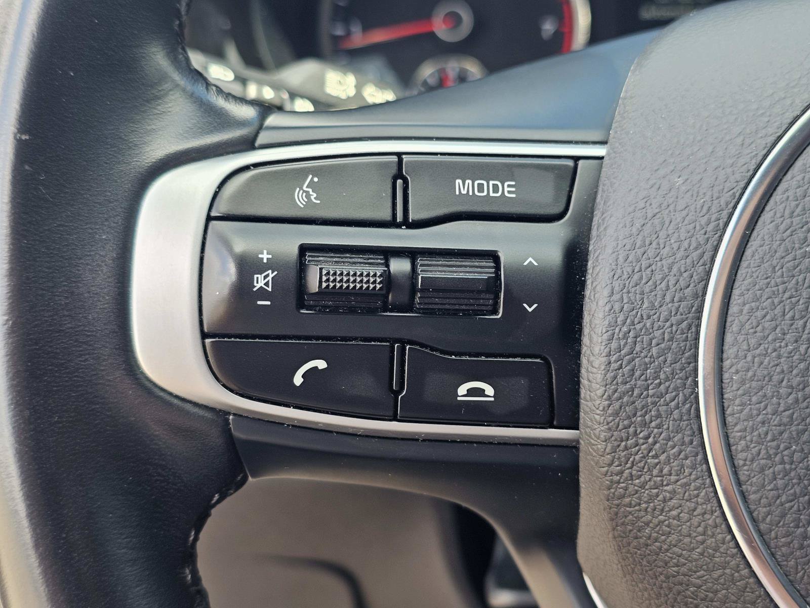 Used 2023 Wolf Gray Kia GT-Line image 20