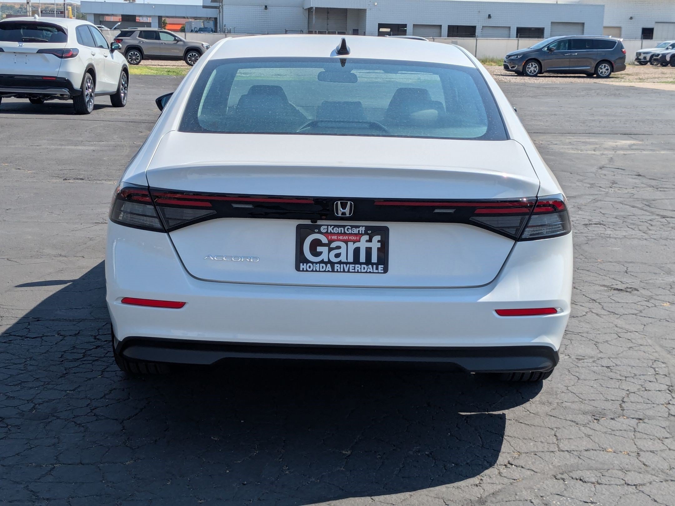 New 2026 Platinum White Pearl Honda SE image 4