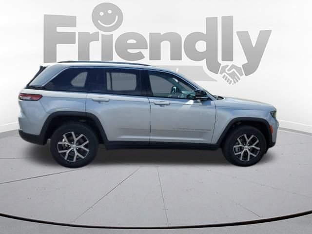 Used 2024 Silver Jeep Limited image 6