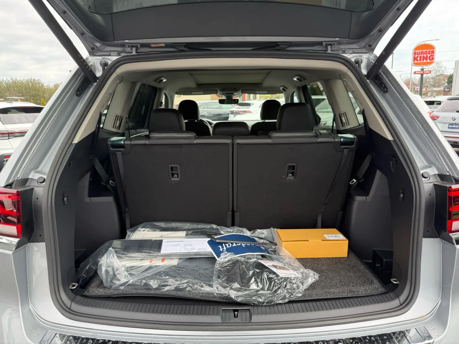 2026 Volkswagen Atlas SEL Premium R-Line - Photo 14