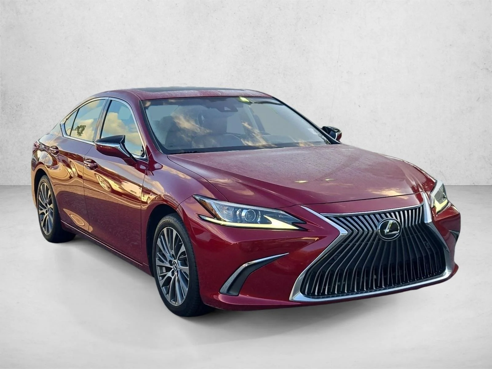 Used 2020 Matador Red Mica Lexus ES 350 image 3