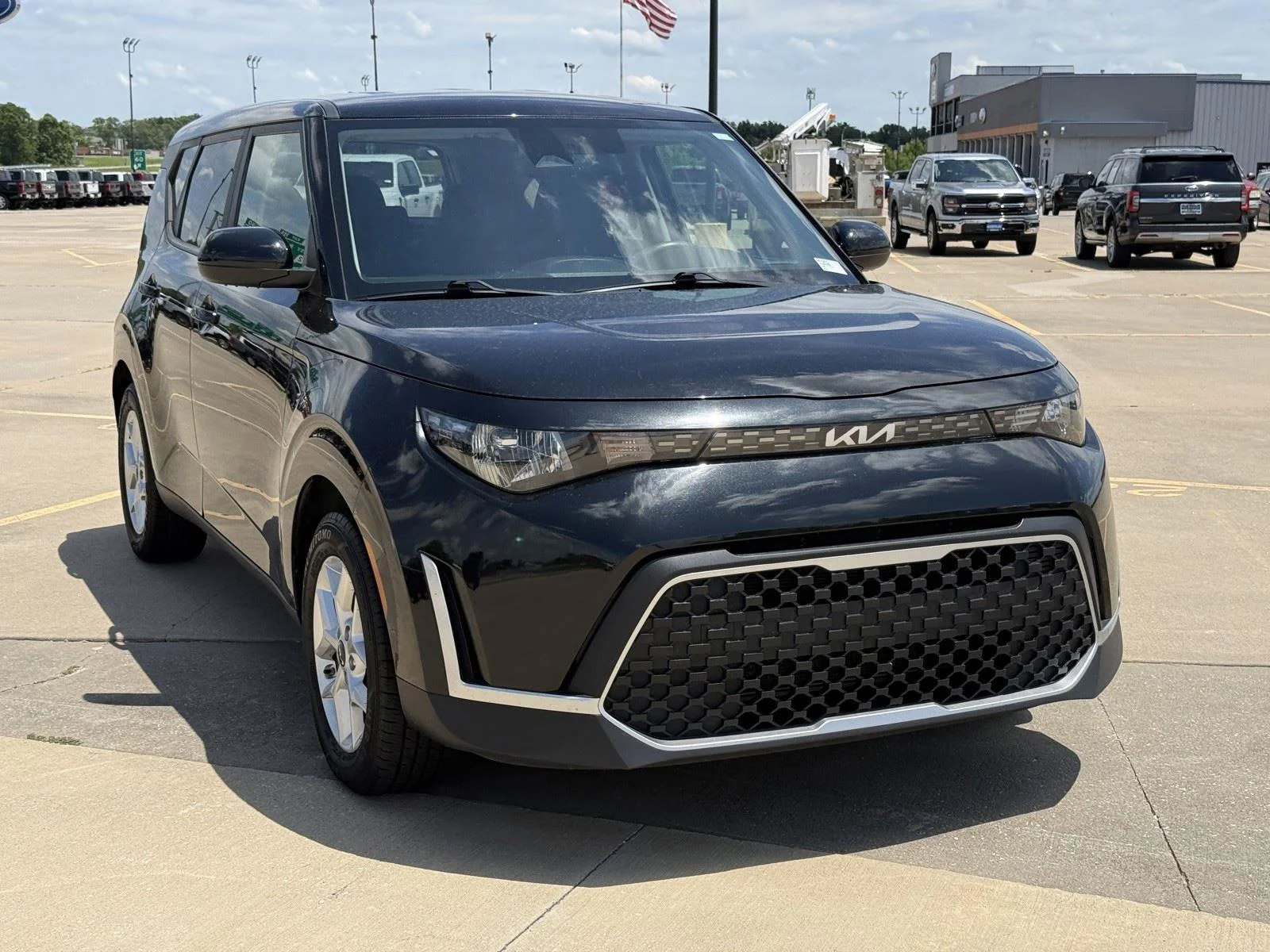 Used 2024 Kia Soul LX with VIN KNDJ23AU1R7898341 for sale in Kansas City