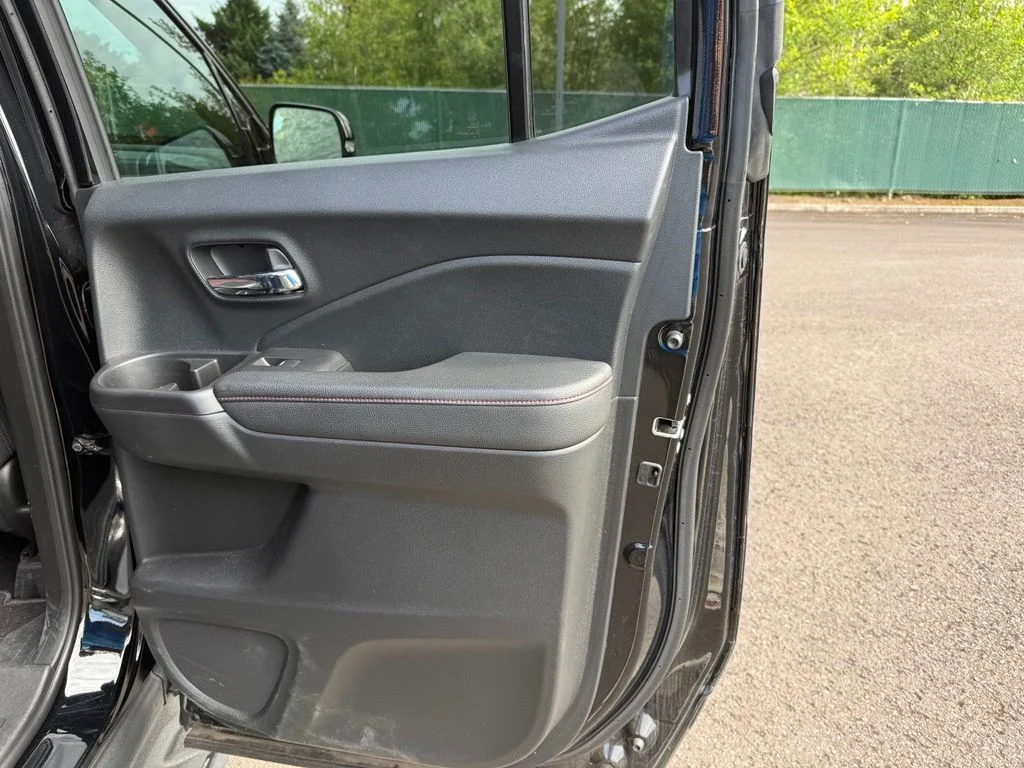 Used 2021 Crystal Black Pearl Honda Black Edition image 24