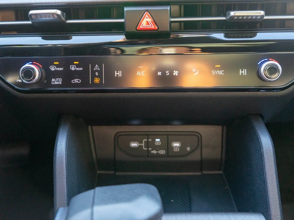 New 2026 Wolf Gray Kia X-Line image 25